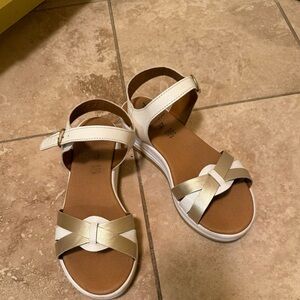 Elegant Made in Italy-  White and Gold Women's Sandals